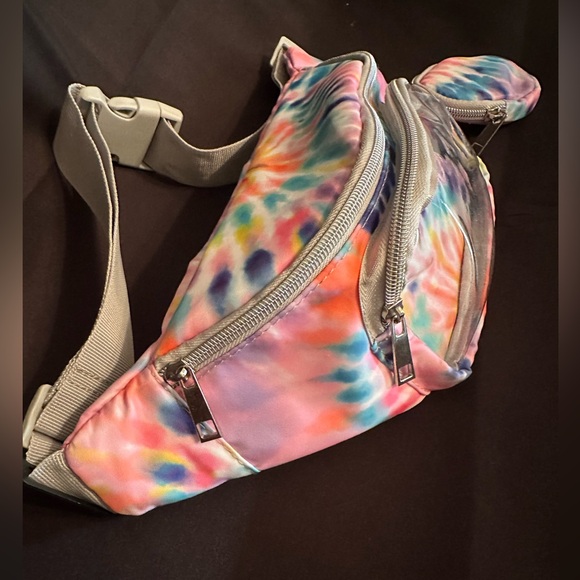 Tie-Dye Belt Bag with Pouch NWOT - Picture 2 of 7